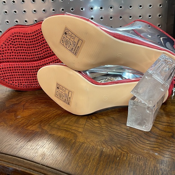 Heeled Ankle boots, and mini purse set - Picture 4 of 9